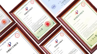 金品泉產(chǎn)品擁有國(guó)家頒發(fā)的衛(wèi)生批件、外觀(guān)設(shè)計(jì)專(zhuān)利、材質(zhì)ROHS（環(huán)保）合格證書(shū)以及12365防偽等相關(guān)證書(shū)，保證代理商安全、放心運(yùn)營(yíng)。